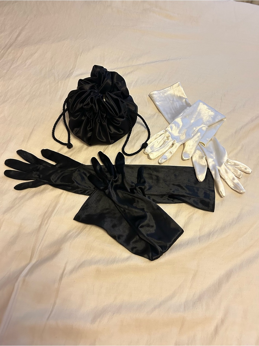 Black Satin Evening Drawstring Pouch W/ Two Elegant Evening Gloves - Picture 4 of 15